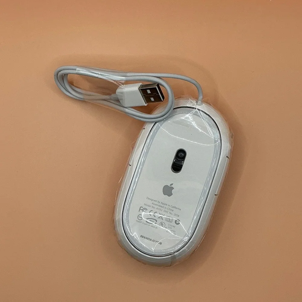 Apple Mighty Mouse Wired USB Optical Mouse Model A1152 MB112LL/B White Boxed